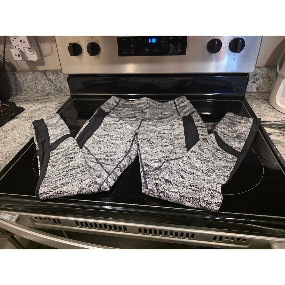 Women's athletic leggings - Picture 1 of 9